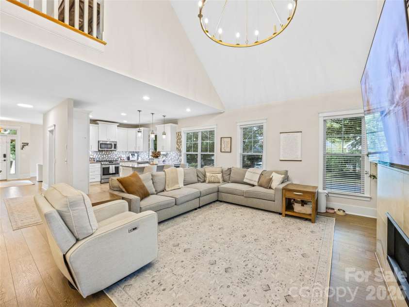 1513 Kentmere Lane, Asheville, NC 28803.  MLS# CAR4399717, YatesRealty ID 35118. 