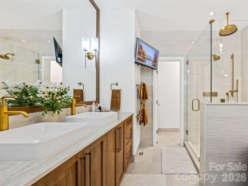 1513 Kentmere Lane, Asheville, NC 28803.  MLS# CAR4399717, YatesRealty ID 35118. 