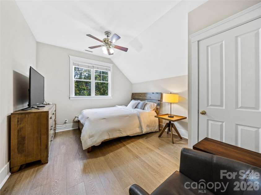 1513 Kentmere Lane, Asheville, NC 28803.  MLS# CAR4399717, YatesRealty ID 35118. 