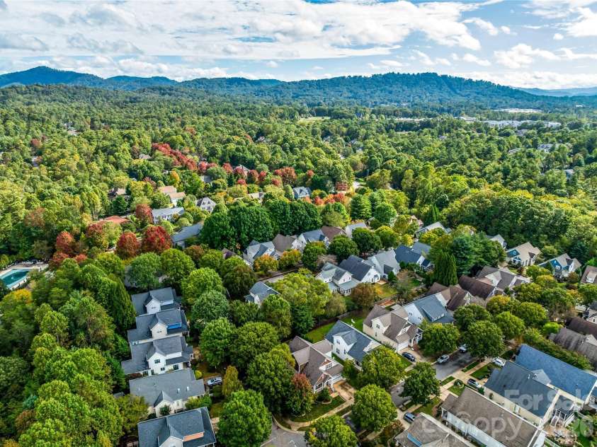 1513 Kentmere Lane, Asheville, NC 28803.  MLS# CAR4399717, YatesRealty ID 35118. 
