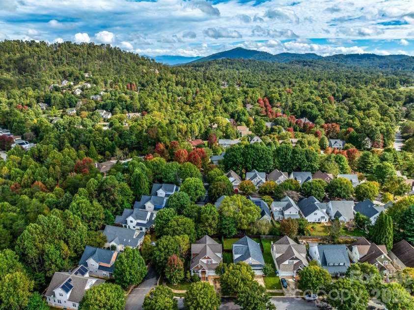 1513 Kentmere Lane, Asheville, NC 28803.  MLS# CAR4399717, YatesRealty ID 35118. 