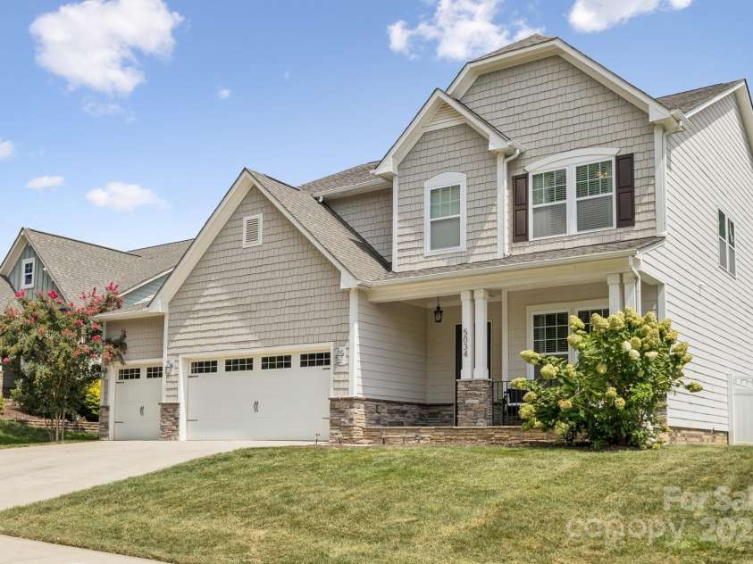 5034 Stonehill Lane, Matthews, NC 28104.  MLS# CAR4297218, YatesRealty ID 35118. 