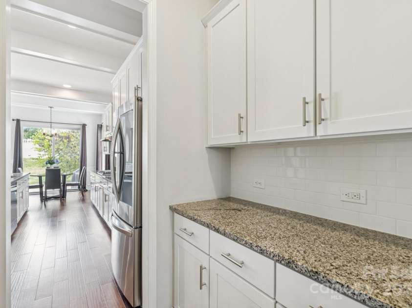 5034 Stonehill Lane, Matthews, NC 28104.  MLS# CAR4297218, YatesRealty ID 35118. 