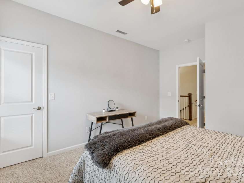 5034 Stonehill Lane, Matthews, NC 28104.  MLS# CAR4297218, YatesRealty ID 35118. 