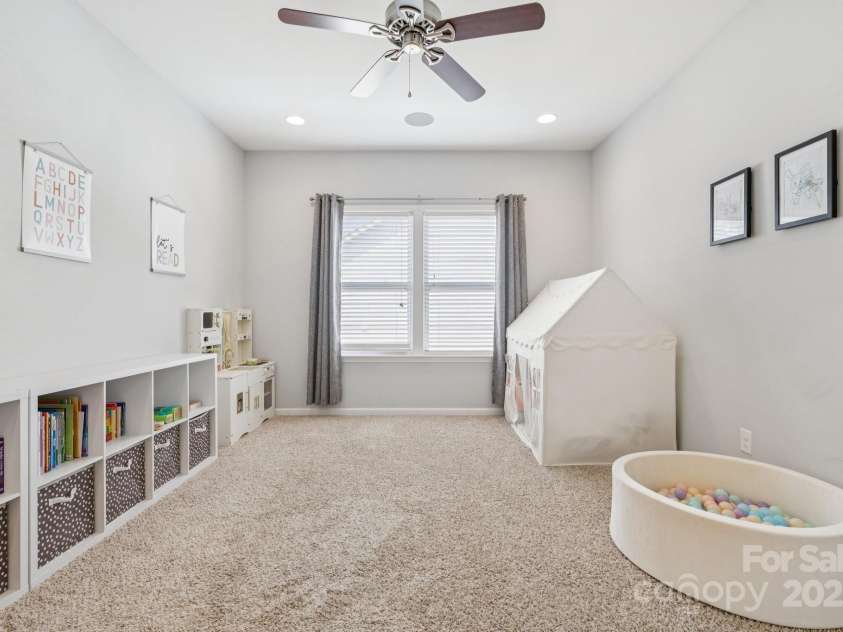 5034 Stonehill Lane, Matthews, NC 28104.  MLS# CAR4297218, YatesRealty ID 35118. 