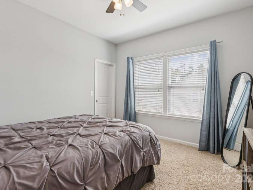 5034 Stonehill Lane, Matthews, NC 28104.  MLS# CAR4297218, YatesRealty ID 35118. 