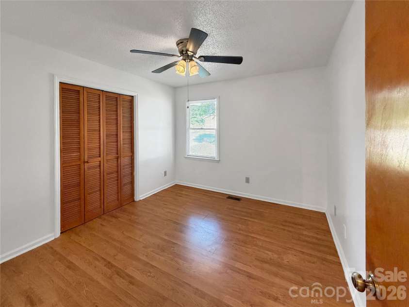 315 Southglenn Drive, Shelby, NC 28152.  MLS# CAR4398562, YatesRealty ID 35119. 