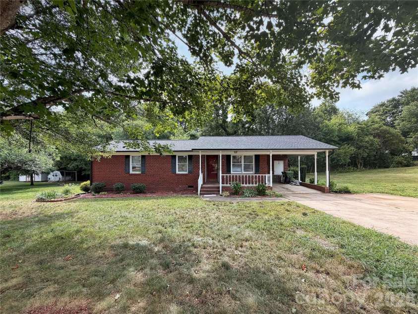 315 Southglenn Drive, Shelby, NC 28152.  MLS# CAR4398562, YatesRealty ID 35119. 