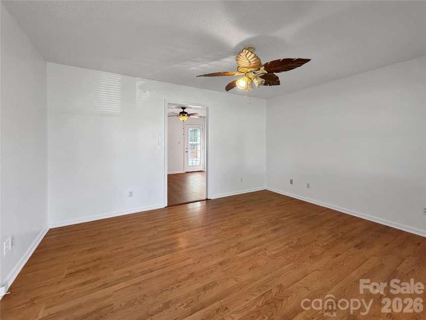 315 Southglenn Drive, Shelby, NC 28152.  MLS# CAR4398562, YatesRealty ID 35119. 