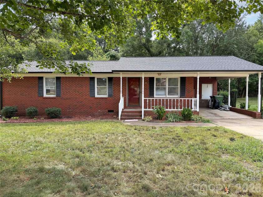 315 Southglenn Drive, Shelby, NC 28152.  MLS# CAR4398562, YatesRealty ID 35119. 