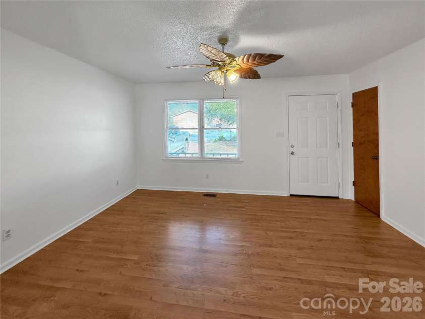 315 Southglenn Drive, Shelby, NC 28152.  MLS# CAR4398562, YatesRealty ID 35119. 