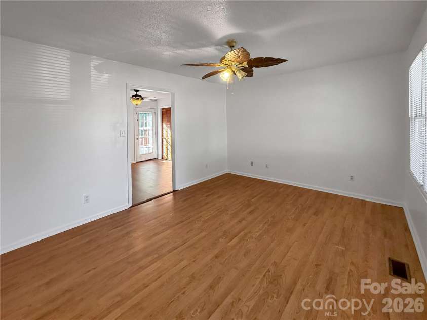 315 Southglenn Drive, Shelby, NC 28152.  MLS# CAR4398562, YatesRealty ID 35119. 