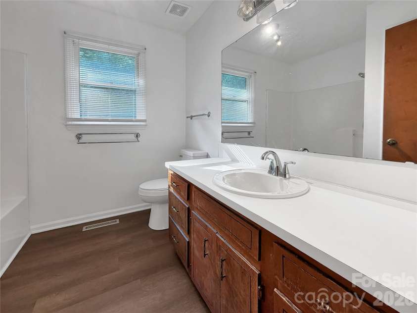 315 Southglenn Drive, Shelby, NC 28152.  MLS# CAR4398562, YatesRealty ID 35119. 