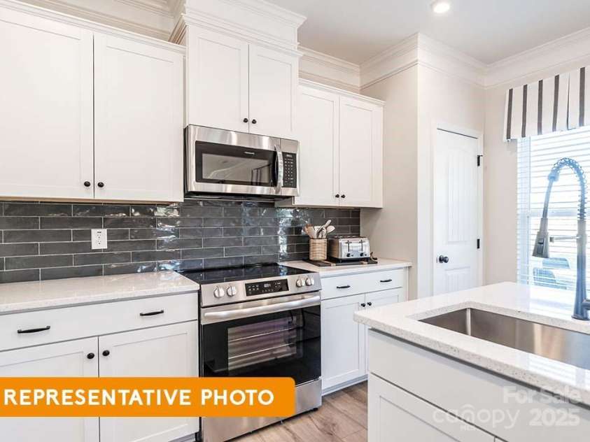 541 Hullview Vista, Monroe, NC 28110.  MLS# CAR4297703, YatesRealty ID 35119. 