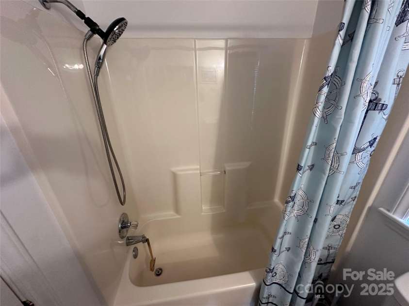 105 Marina Lane, New London, NC 28127.  MLS# CAR4276987, YatesRealty ID 3512. 