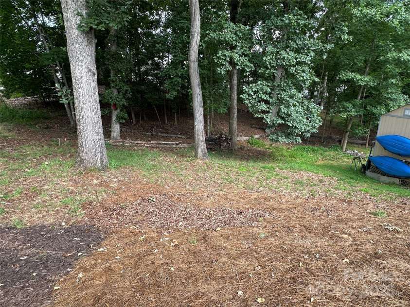 105 Marina Lane, New London, NC 28127.  MLS# CAR4276987, YatesRealty ID 3512. 