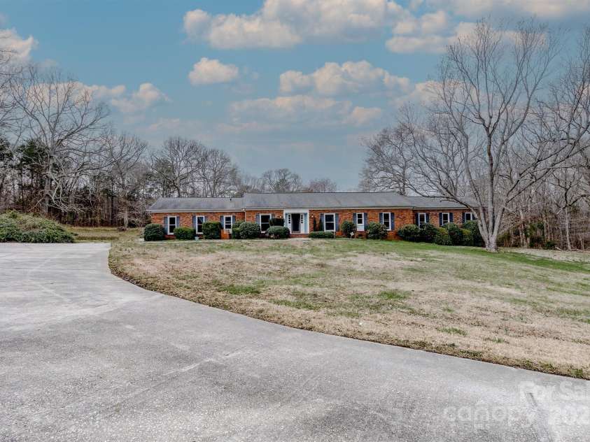 10843 Caroline Acres Road, Fort Mill, SC 29707.  MLS# CAR4232356, YatesRealty ID 3512. 