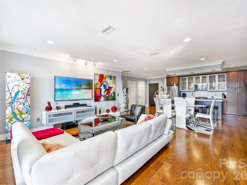 222 Caldwell Street, Charlotte, NC 28202.  MLS# CAR4362298, YatesRealty ID 3512. 