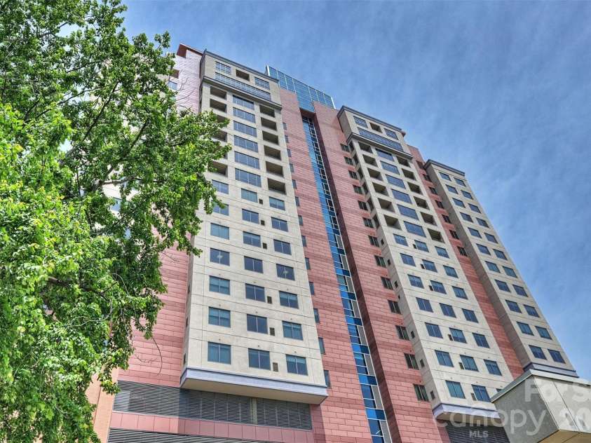 222 Caldwell Street, Charlotte, NC 28202.  MLS# CAR4378860, YatesRealty ID 3512. Building Exterior
