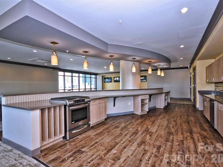 222 Caldwell Street, Charlotte, NC 28202.  MLS# CAR4378860, YatesRealty ID 3512. Community Space