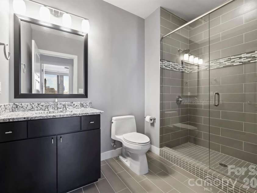 222 Caldwell Street, Charlotte, NC 28202.  MLS# CAR4378860, YatesRealty ID 3512. Full Bath