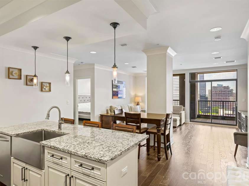 222 Caldwell Street, Charlotte, NC 28202.  MLS# CAR4378860, YatesRealty ID 3512. Kitchen