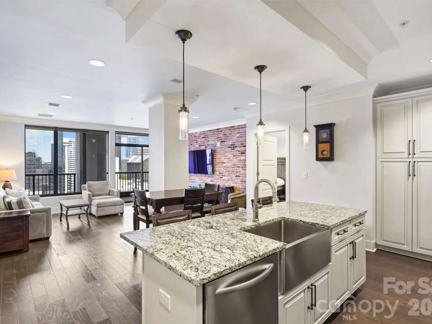 222 Caldwell Street, Charlotte, NC 28202.  MLS# CAR4378860, YatesRealty ID 3512. Kitchen