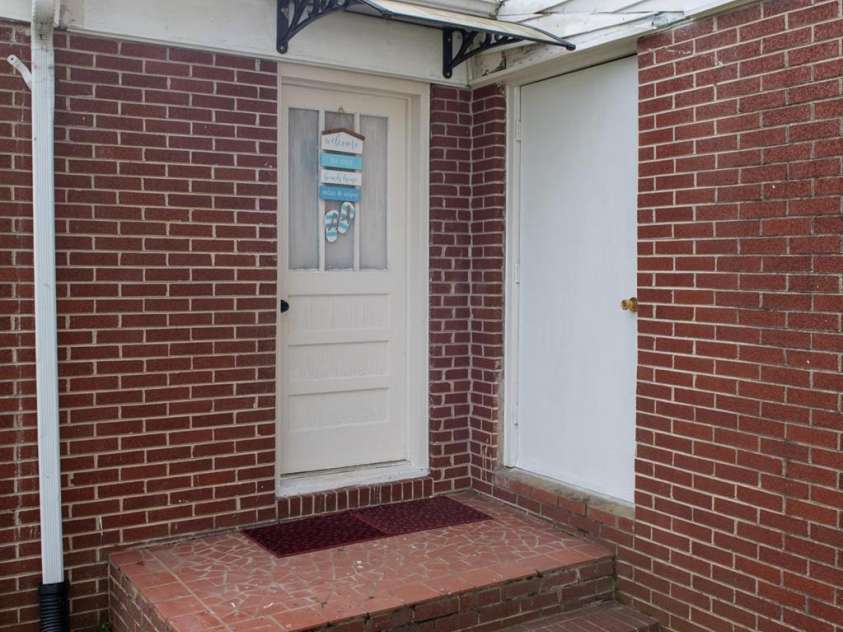 420 Virginia Street, Lenoir, NC 28645.  MLS# CAR4296277, YatesRealty ID 35120. 