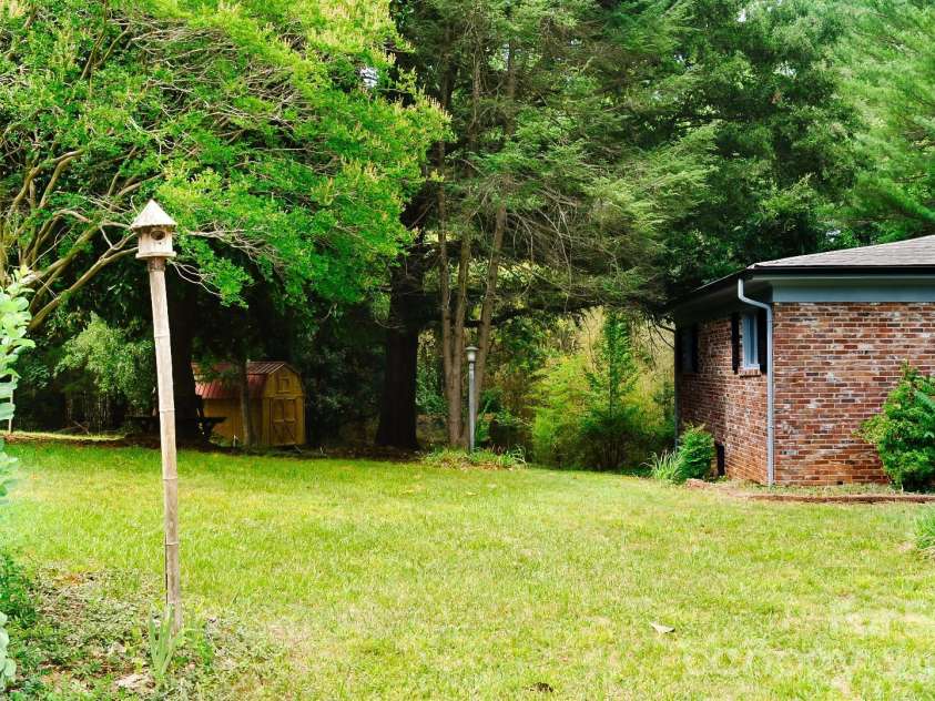 2575 Country Club Road, Wilkesboro, NC 28697.  MLS# CAR4396907, YatesRealty ID 35121. 