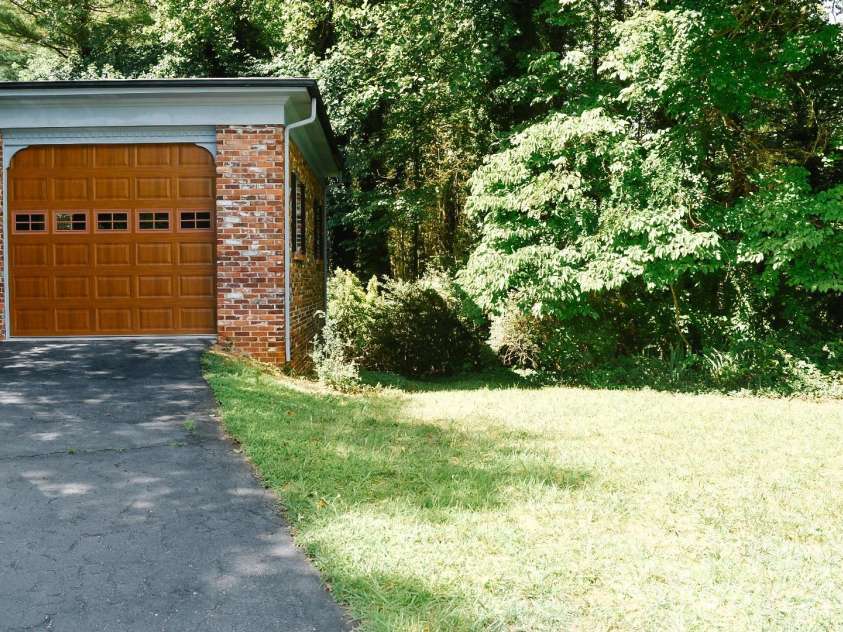 2575 Country Club Road, Wilkesboro, NC 28697.  MLS# CAR4396907, YatesRealty ID 35121. 