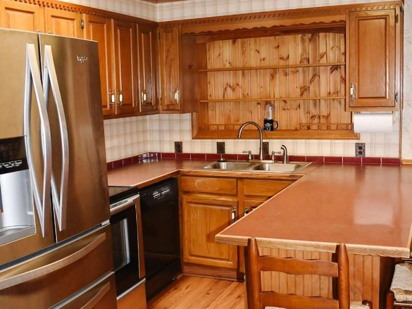 2575 Country Club Road, Wilkesboro, NC 28697.  MLS# CAR4396907, YatesRealty ID 35121. 