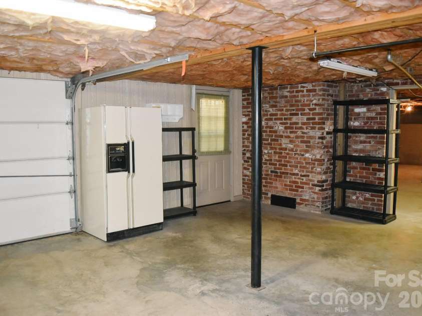2575 Country Club Road, Wilkesboro, NC 28697.  MLS# CAR4396907, YatesRealty ID 35121. 
