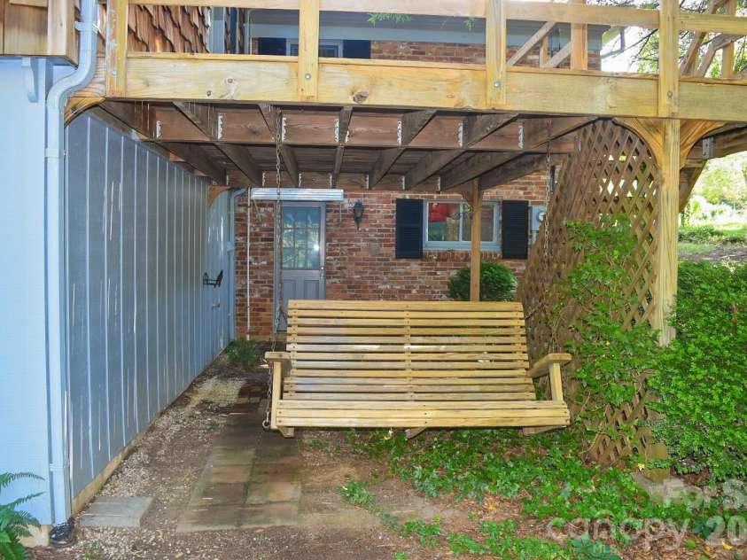 2575 Country Club Road, Wilkesboro, NC 28697.  MLS# CAR4396907, YatesRealty ID 35121. 