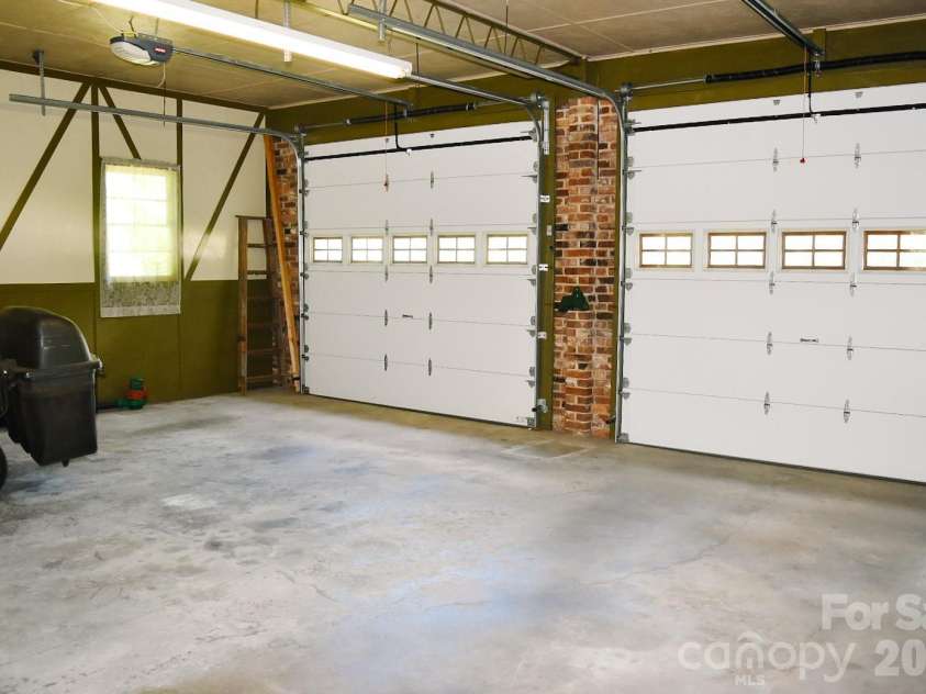 2575 Country Club Road, Wilkesboro, NC 28697.  MLS# CAR4396907, YatesRealty ID 35121. 