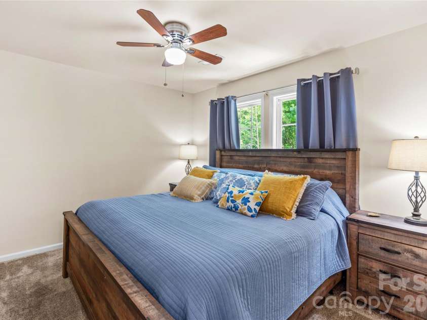 122 Yadkin River Road, Statesville, NC 28625.  MLS# CAR4397899, YatesRealty ID 35122. 
