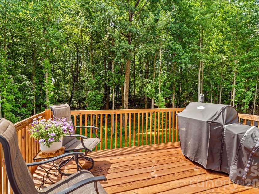 122 Yadkin River Road, Statesville, NC 28625.  MLS# CAR4397899, YatesRealty ID 35122. 