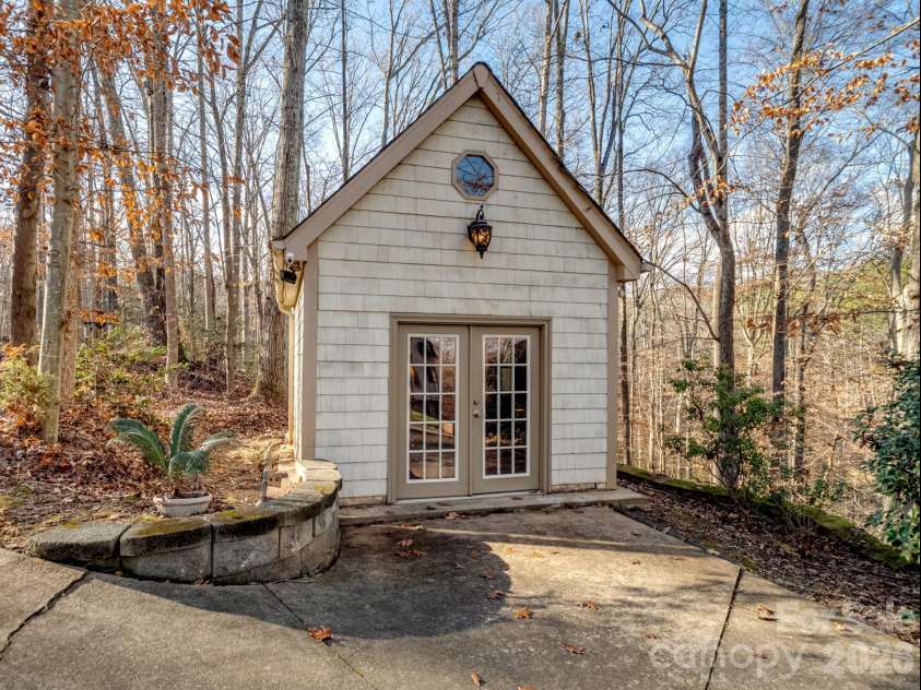 1090 Saunders Drive, Catawba, NC 28609.  MLS# CAR4386981, YatesRealty ID 35123. 