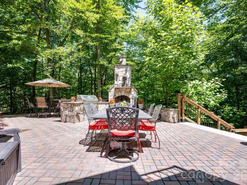 1090 Saunders Drive, Catawba, NC 28609.  MLS# CAR4386981, YatesRealty ID 35123. 
