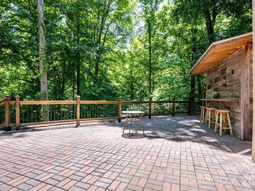 1090 Saunders Drive, Catawba, NC 28609.  MLS# CAR4386981, YatesRealty ID 35123. 