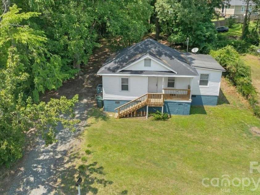 100 Gilmer Street, Gastonia, NC 28052.  MLS# CAR4399181, YatesRealty ID 35124. 