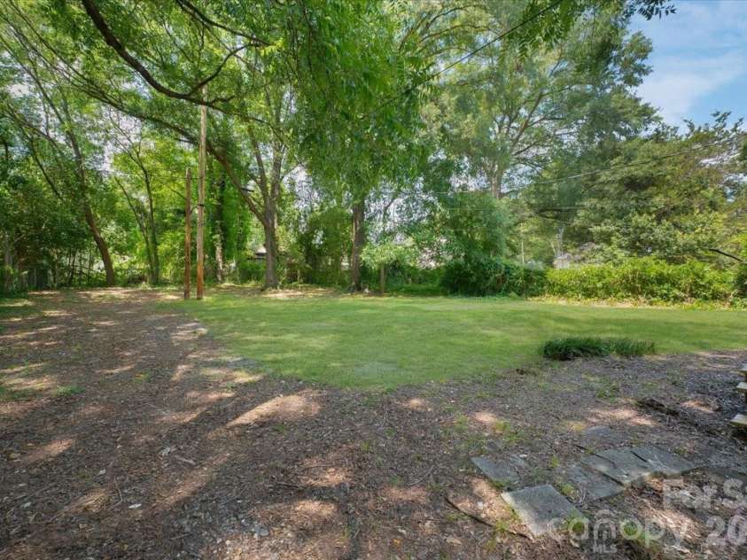 100 Gilmer Street, Gastonia, NC 28052.  MLS# CAR4399181, YatesRealty ID 35124. Back yard