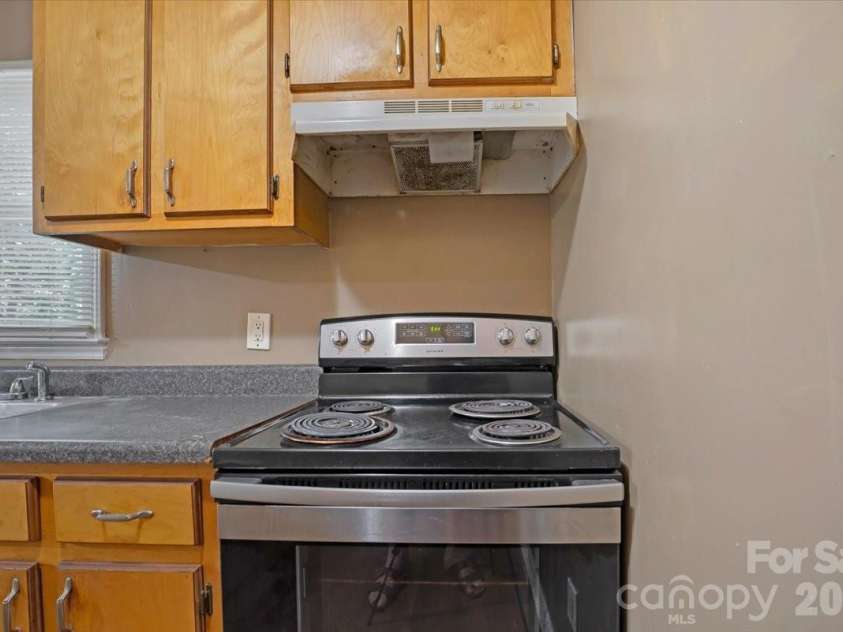 100 Gilmer Street, Gastonia, NC 28052.  MLS# CAR4399181, YatesRealty ID 35124. Kitchen