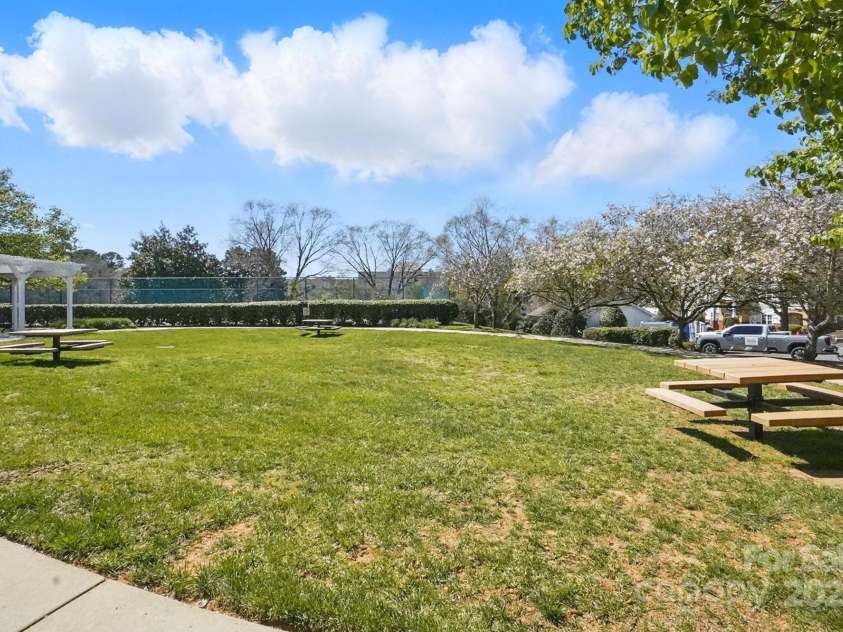 11941 Ridgeway Park Drive, Charlotte, NC 28277.  MLS# CAR4239345, YatesRealty ID 35124. Green Space