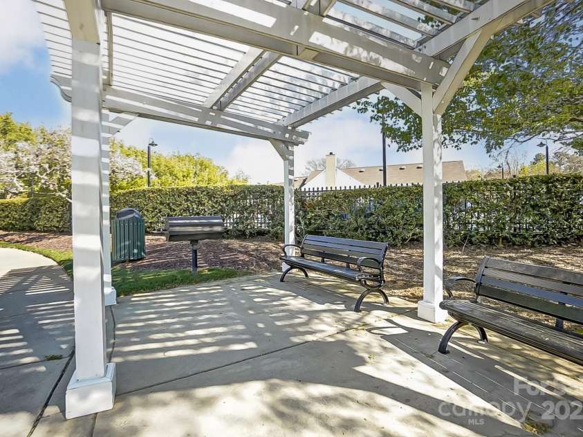 11941 Ridgeway Park Drive, Charlotte, NC 28277.  MLS# CAR4239345, YatesRealty ID 35124. Grill & Lounge Area