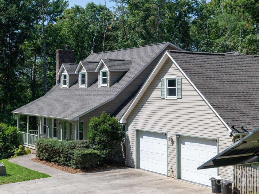 2091 Blowing Rock Boulevard, Lenoir, NC 28645.  MLS# CAR4276116, YatesRealty ID 35125. 