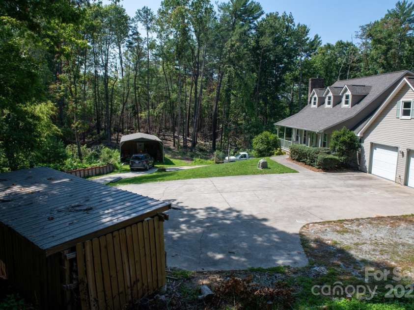 2091 Blowing Rock Boulevard, Lenoir, NC 28645.  MLS# CAR4276116, YatesRealty ID 35125. 