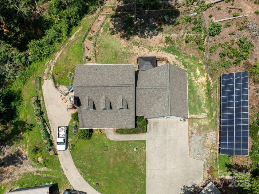 2091 Blowing Rock Boulevard, Lenoir, NC 28645.  MLS# CAR4276116, YatesRealty ID 35125. 