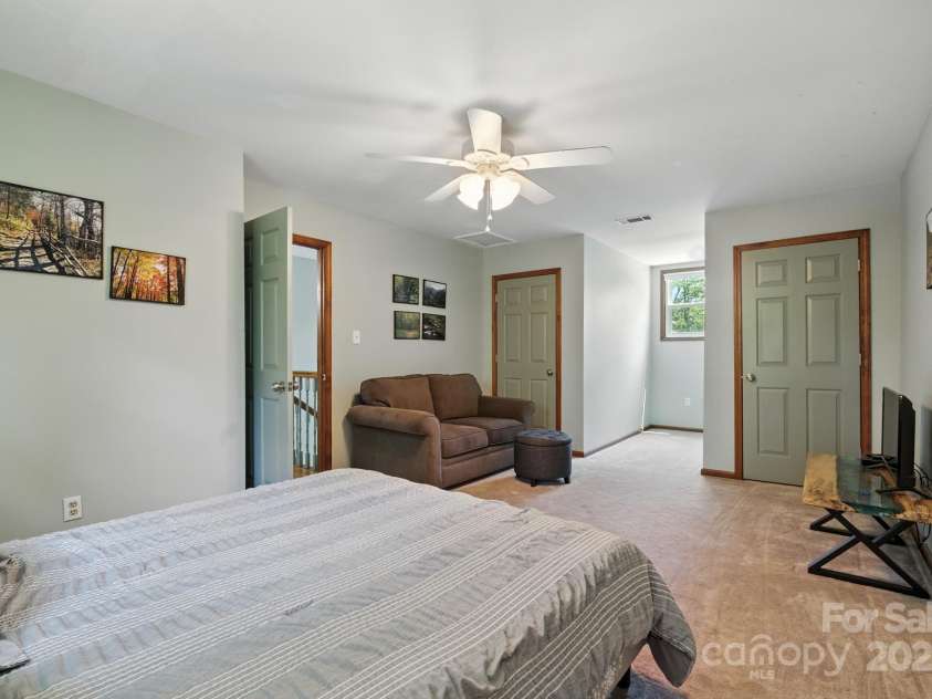 2091 Blowing Rock Boulevard, Lenoir, NC 28645.  MLS# CAR4276116, YatesRealty ID 35125. 