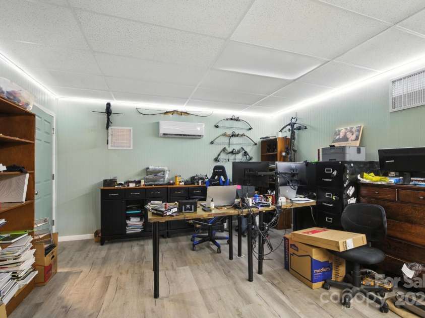 2091 Blowing Rock Boulevard, Lenoir, NC 28645.  MLS# CAR4276116, YatesRealty ID 35125. 