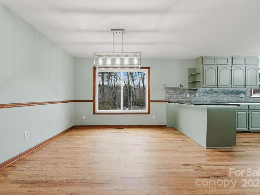 2091 Blowing Rock Boulevard, Lenoir, NC 28645.  MLS# CAR4330538, YatesRealty ID 35125. 